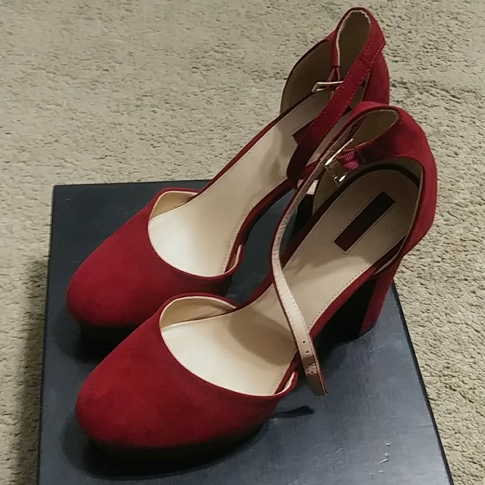 "LIKE NEW" FOREVER 21 heels 5inch